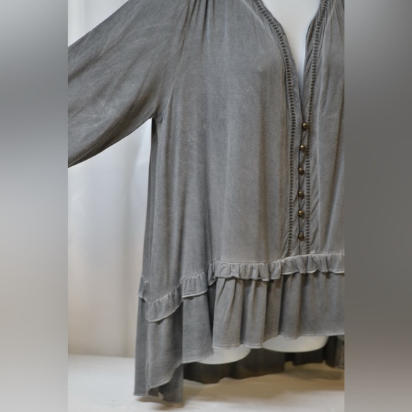 pol blouse High Low Hem 3/4 Bell sleeves V Neck Button Up Ruffle L - Picture 2 of 7